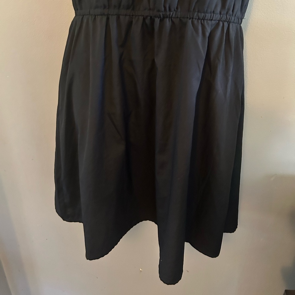 H&M dress - black sleeveless lightweight basic casual gathered waist - Picture 4 of 9